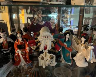 Six “Art of Kabuki “ Japanese Dolls
