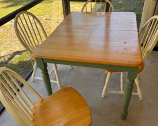 Kitchen table and 4 chairs