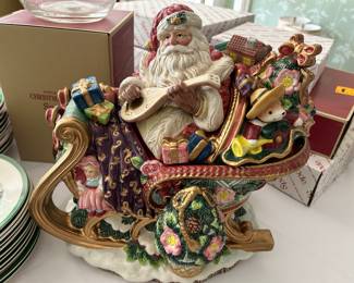 Fritz and Floyd Christmas Wreath cookie jar