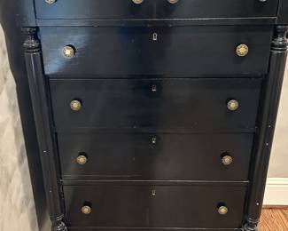Vintage chest of drawers