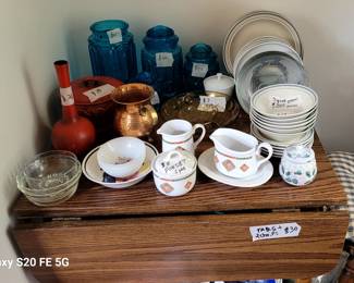 Kitchen tbl stuff Sat