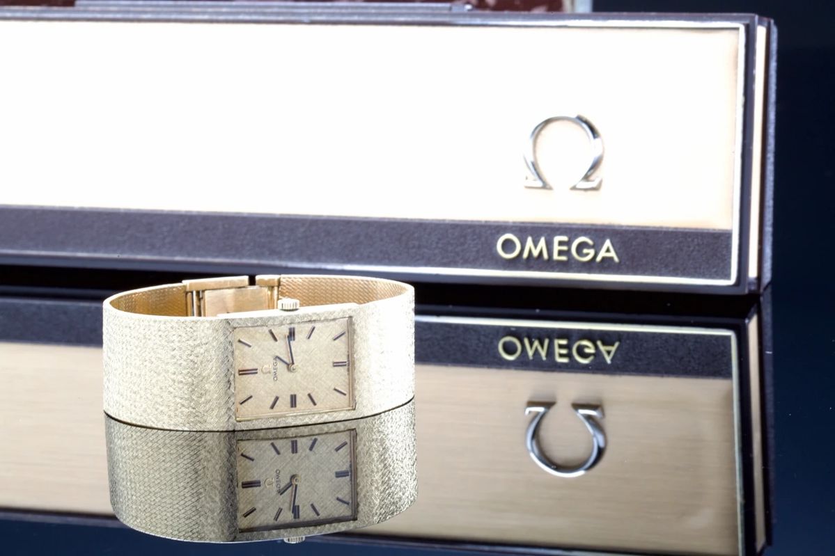Vintage 1977 Omega 14K Solid Gold Florentine Dress Watch Ref DD 6751 Cal 625 w/ Box
