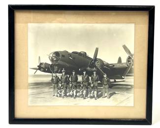 Original WWII USAAF B-17 Flying Fortress Bomber Crew Photograph, Framed