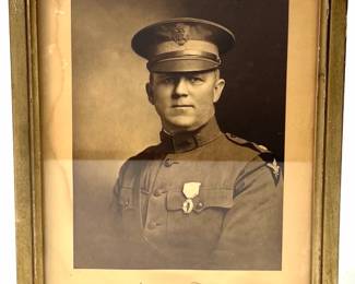 WWI US Army AEF Officer Portrait, Major H.R. Farris, Medical Corps, District of Paris Patch, Original Patriotic Frame c. 1918