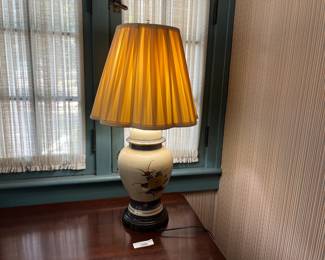 Vintage Floral Table Lamp