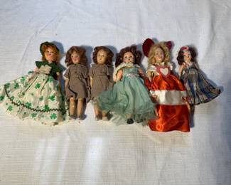 Vintage Collectible Dolls Set