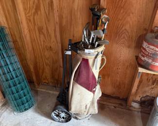 Vintage Spalding Golf Clubs Set