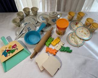 Vintage Children's Play Dish Set