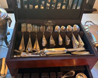 SHEFFIELD SILVERPLATE FLATWARE SET