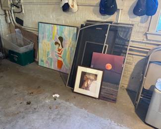 LOTS OF ITEMS IN THE GARAGE