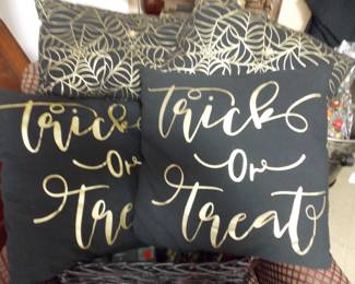 4 Halloween pillows