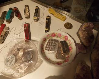 Christmas silver rounds, silver bars, pocket knives