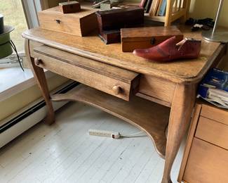 Oak desk patented 1908