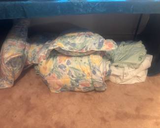 Twin bed set