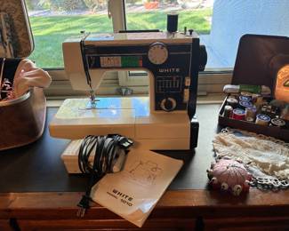 Vintage White sewing machine model 1010 with pedal