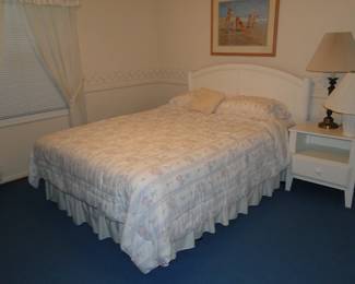 Delightful Queen bedroom set. Each item sold separately, but we would like to keep the set intact