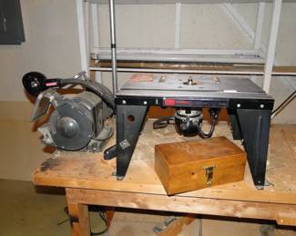 Router table with router bits