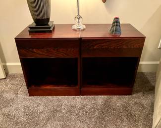 Pair of Danish modern Brazilian rosewood nightstands by Arne Wahl Iversen for Vinde Mobelfabrik
18.5” wide, 15” deep, 22.5” tall