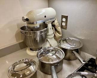 Kitchen Aid stand mixer