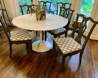 Knoll Tulip table by Eero Saarinen
48” wide, 29” tall