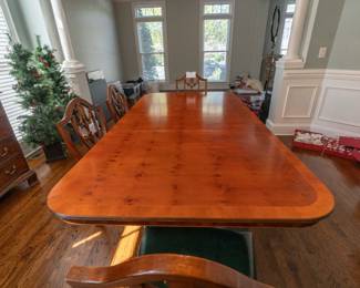 Beautiful 30 year old dining table with leaf.  83x43.5x 30.  Additional leaf adds 24 inches to current table measurements. This table is in excellent condition.  Made in England Exclusively for The Southampton Collection