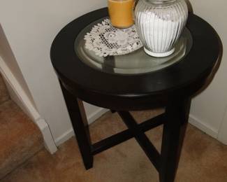 Solid wood round table with think glass top