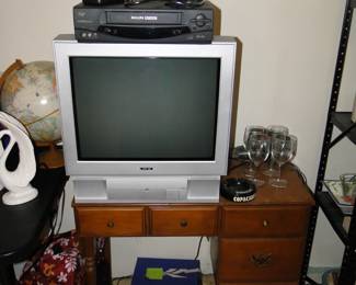Sewing table and OG TV