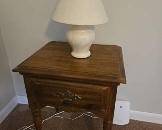 One drawer stand
