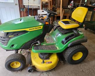 John Deere tractor S130