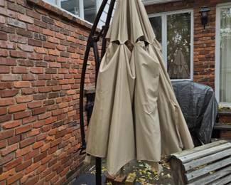 Large market umbrella