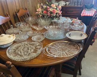 Christmas is coming- lots of serving pieces