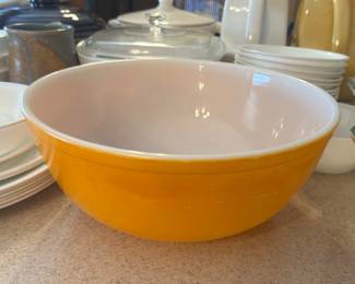 vintage Large Pyrex bowl