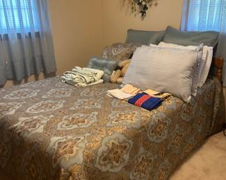 full bed with mattress