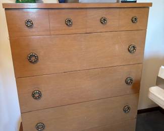Blonde Chest of drawers