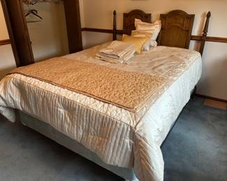 New queen size comforter set