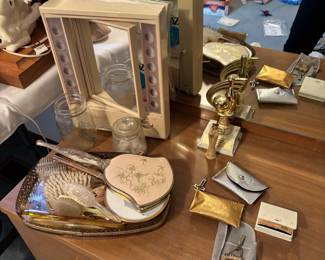 Vanity set brush mirror