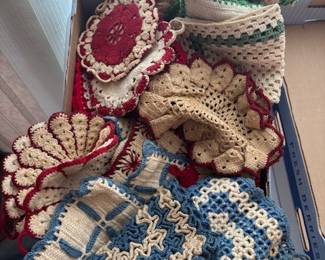 vintage hand made hot pads and coasters crocet