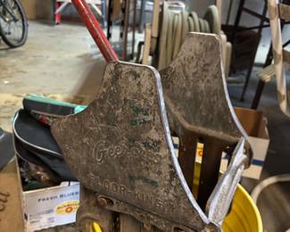 Antique mop wringer