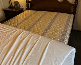 Clean queen mattress box spring