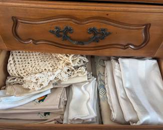 Linens will take more pics throughout setup