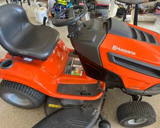 Riding lawnmower 2015