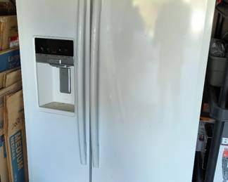 Older Maytag refrigerator. Water dispenser does not work.