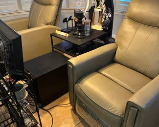 Recliner chairs