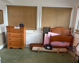 Chest of drawers