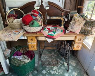 Singer Sewing Machine, Sewing Notions