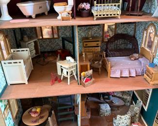 Contents of Maroon dollhouse