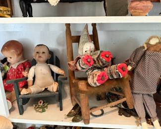 Antiques dolls