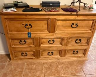 Dresser