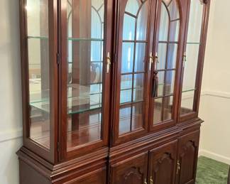 Outstanding China Display Cabinet