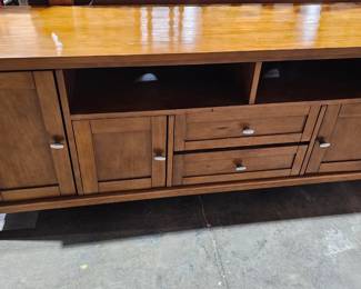 MEDIA CABINET / DRESSER